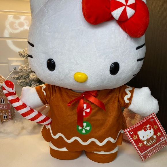 Hello Kitty Gingerbread Greeter - Picture 2 of 4